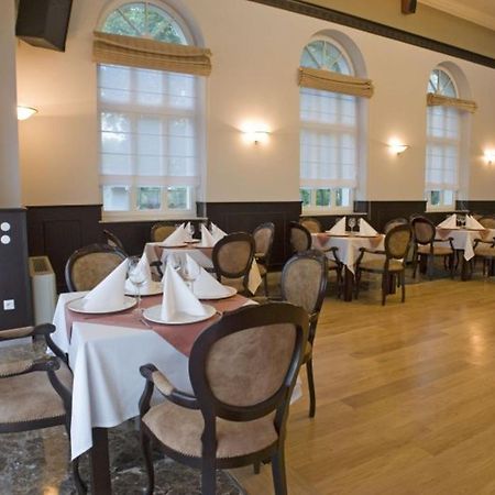 דארלובקו Hotel Apollo מראה חיצוני תמונה