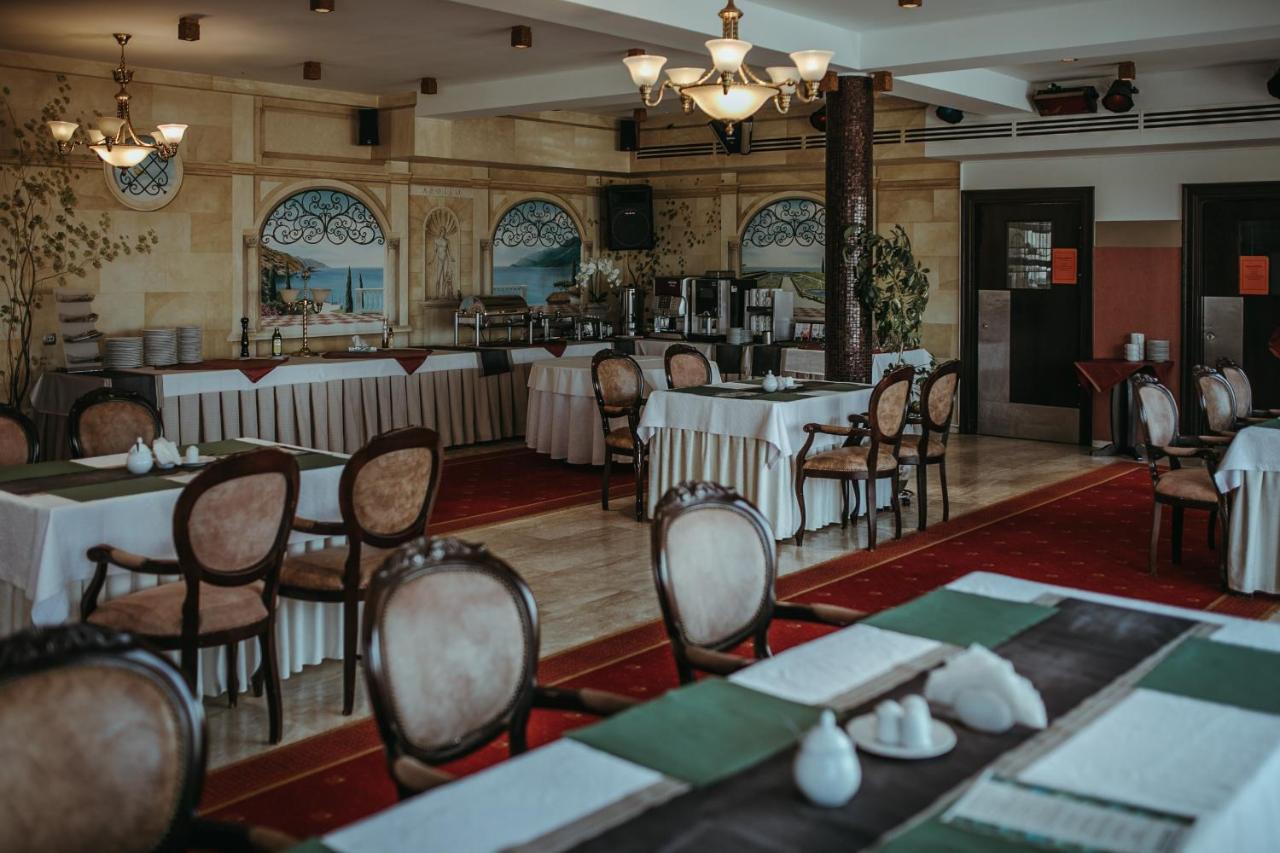 דארלובקו Hotel Apollo מראה חיצוני תמונה