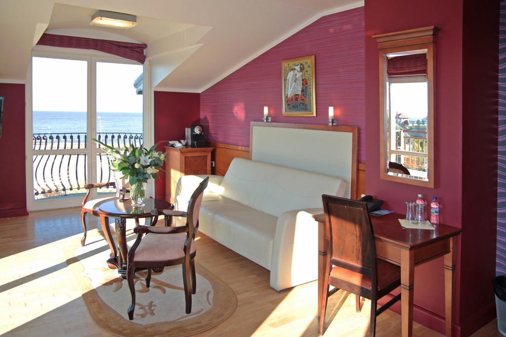 דארלובקו Hotel Apollo מראה חיצוני תמונה